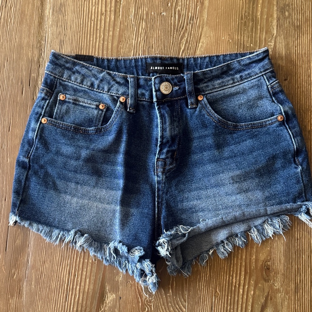 Almost Famous Frayed Hem Blue Jean Shorts size 3 28”